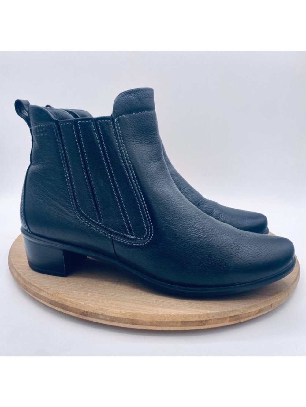 Ecco Womens Shoes 9 Black Leather Pull On Chelsea Boots Ankle Minimalist - Picture 6 of 11